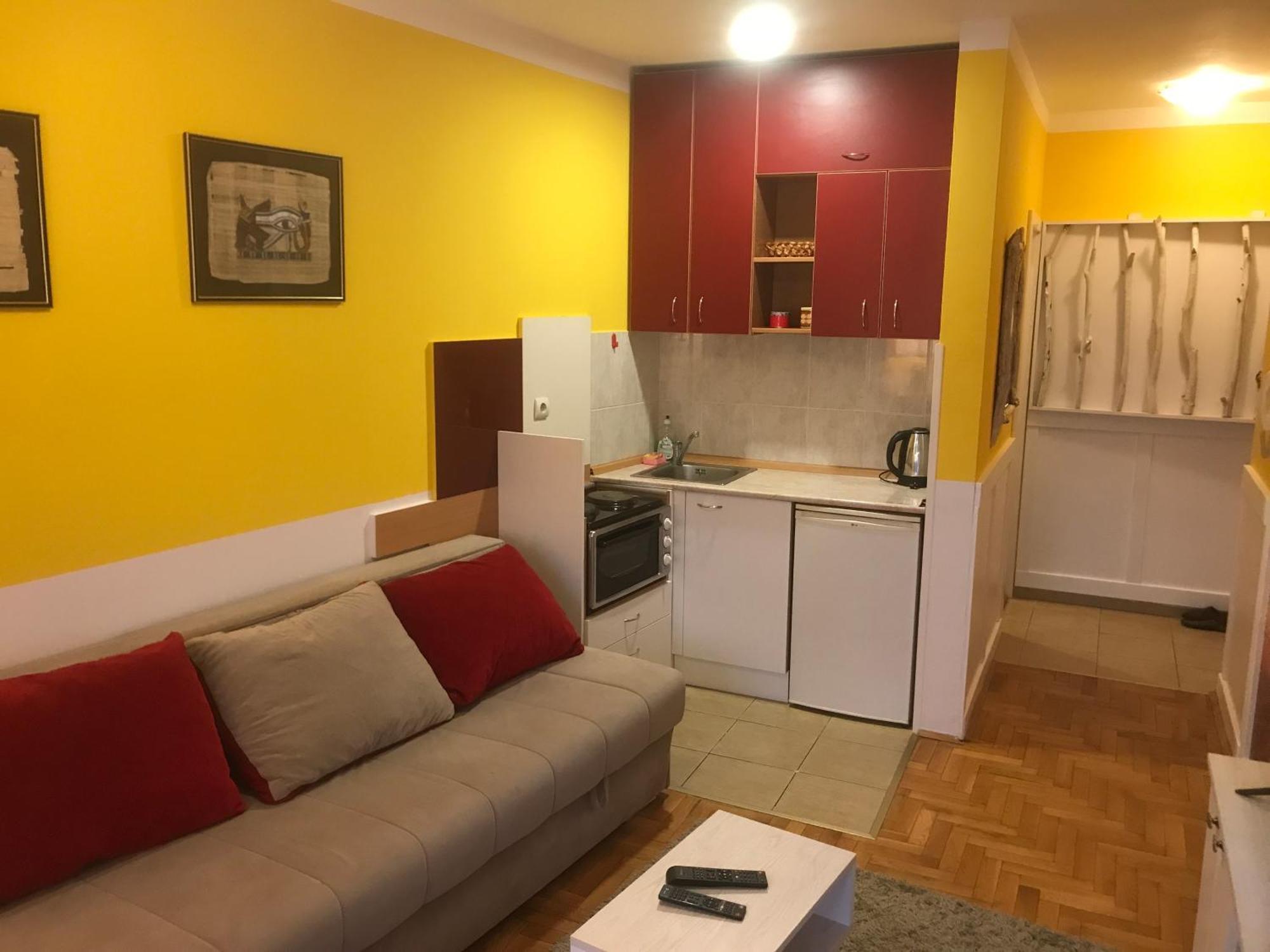 Tina Sajam Studio Novi Sad Buitenkant foto